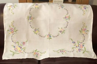 Vintage Hand Embroidered Linen Table Cloth 40 " X40 " Pretty Kitsch Floral Pattern