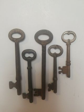 Antique & Vintage Skeleton Keys,  All Solid,  Largest Is 4 " And Iron