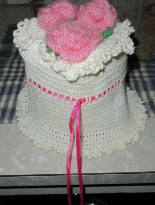 Vintage Handmade Crocheted Yarn Toilet Paper Cover - Roses