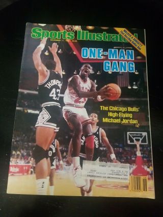 November 17,  1986 Issue Sports Illustrated Michael Jordan Cover One - Man Gang