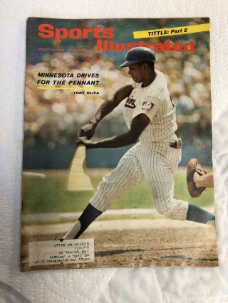 Sports Illustrated August 23,  1965 With Tony Oliva Minnesota Twins Cover
