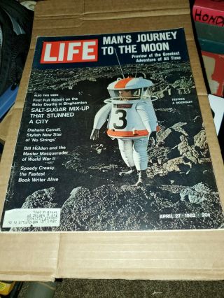 Vintage Life Magazines April 27,  1962 Man 