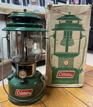 Vintage Coleman 220j Double Mantle Lantern With Box Dated 8/75