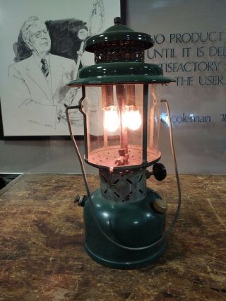 Vintage 1953 Coleman Lantern Model 220e With Globe Dated 6/53