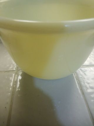 Hamilton Beach Vtg Mixing Bowl Small Yellow Custard Uranium Glass Pouring Spout