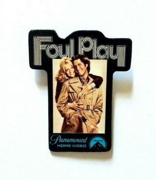 Vintage Paramount Movie Promo Pin 5 - Foul Play Chevy Chase Goldie Hawn Film