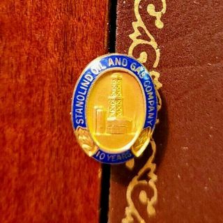 Antique 1946 Stanolind Oil And Gas Company 10k Gold - Blue Enamel 10yr Lapel Pin