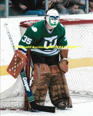 John Garrett Hugs Post 8x10 Photo Hartford Whalers Star Goalie 1978 - 82 Nhl/wha
