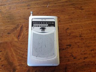 Vintage Am/fm Transistor Pocket Radio - 3 1/4 " X 2 "