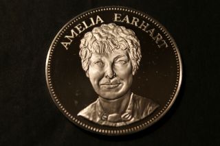 Medal: Amelia Earhart Gallery Of Great Americans Sterling Silver.  1975.