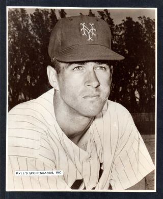 Larry Burright Ny Mets Unsigned 7 - 3/4 X 9 - 3/8 B&w Staff Photo 5