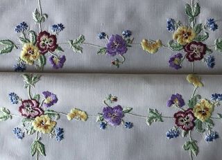 Vintage Hand Embroidered Tablecloth Trailing Pansies/forget Me Nots/lace Trim