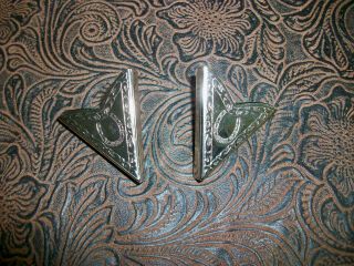 One Pair Vintage 70s Western Cowboy Horseshoe Silver Tone Collar Tips Screw Back