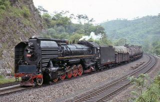 35mm Slide China / Chinese Steam Railway Nan Xing Qj3556 May 1984