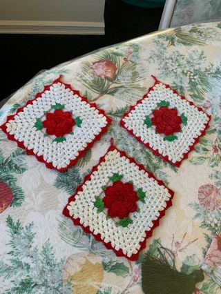 Vintage Set Of 3 Handmade Crocheted Red Green White Christmas Doilies Pot Holder