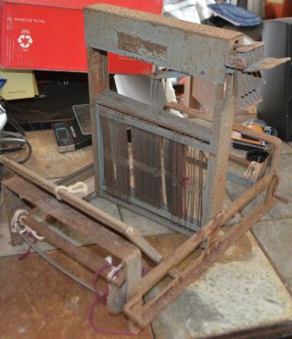 Vintage Antique Structo Artcraft 8 " Loom 4 Shaft Tabletop Weaving Loom