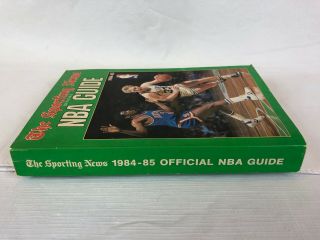 1984 - 85 The Sporting News Official NBA GUIDE LARRY BIRD CELTICS Bernard King 3