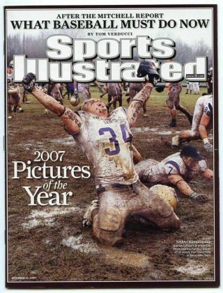 Si: Sports Illustrated December 24,  2007 Pictures Of The Year,  Very Good