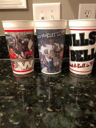 Rare 1991/92/93 World Champs Chicago Bulls Taco Bell Plastic 3 Cup Set