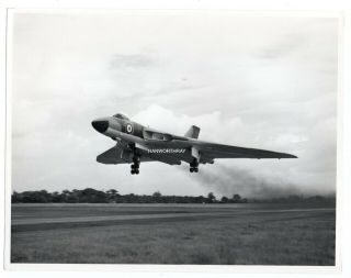 Raf Avro Vulcan Bomber B.  2 Stamped Official Photo 37