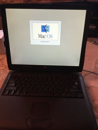 Apple Macintosh Powerbook G3 Powers On
