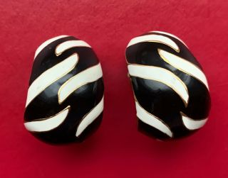 Vintage Signed Ciner Black & White Hooped Earrings Zebra Stripe Gold Clip Enamel