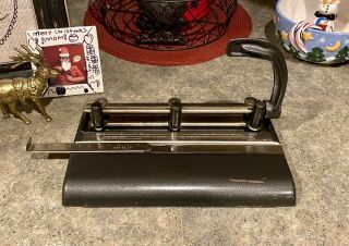 Vintage Master Products Mfg.  Series 25 Heavy Duty 3 Hole Punch