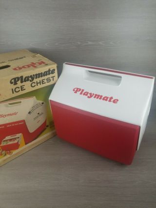 Vintage Red And White Playmate Cooler/ice Chest By Igloo 15 Qt.