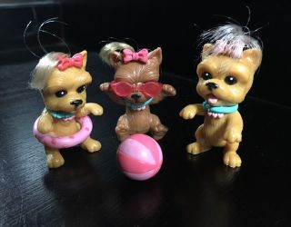 RARE Vtg MATTEL LUV ME 3 Barbie’s Pet Yorkie Dogs Playset: Magnetized Plays Ball 3