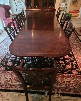 Flamed Mahogany Dining Table with 3 Extension Leaves and 8 matching Chairs 2