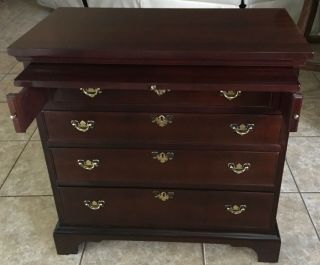 CRAFTIQUE 4 Drawer Solid Mahogany Chippendale Bachelor ' s Chest W/ Pull Out Tray 3