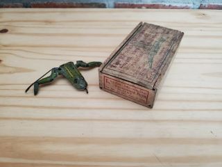 Vintage Shakespeare Rhodes Mechanical frog with early box 2