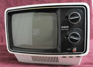 Vintage 1975 RCA Solid State TV Space Age 2