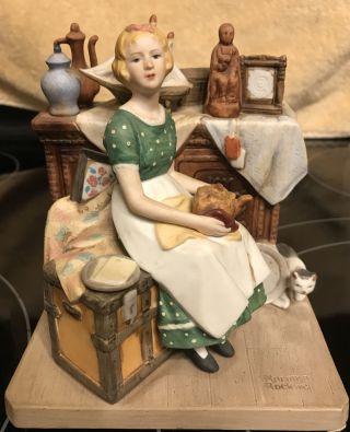Vintage Rare Norman Rockwell Museum 1982 Figurine " Dreams In The Antique Shop ",