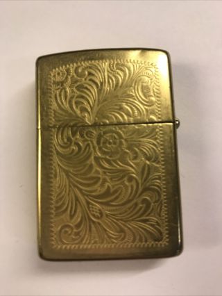 ZIPPO LIGHTER BRASS DOUBLE SIDED PATTERNED 1991 PRE LOVED NOT ENGRAVED 2