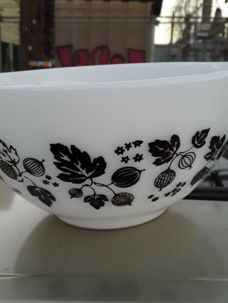Vintage Pyrex Black And White Gooseberry Small Bowl 441,