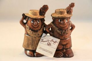 Vintage Treasure Craft Souvenir Hawaii Tiki Tourist Couple Salt & Pepper Shakers