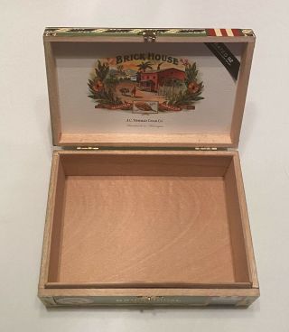BRICKHOUSE - ROBUSTO - DOUBLE CONNECTICUT - Green Wooden Cigar Box w/ Gold Trim 2