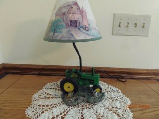Vintage John Deere Tractor Table Lamp 1999 W/Lamp shade 2