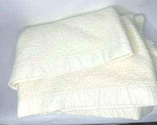 Vintage Chatham Acrylic Stain Trim Blanket Cream 80” X 96” Queen King