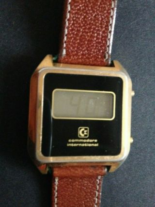Vintage Commodore International LCD Digital Gold Tone Wrist Watch Wristwatch 2