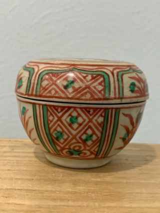 Antique Chinese Ming / Qing Dynasty Porcelain Green & Red Covered Jar / Box