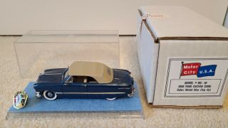 Motor City 1:43 Mc 10 1950 Ford Custom Convertible (box - Packaging & 1:43 Case)