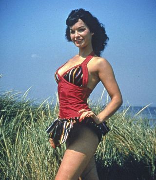 Vintage Stereo Realist Photo 3d Stereoscopic Slide Pinup Bettie Page In Swimsuit
