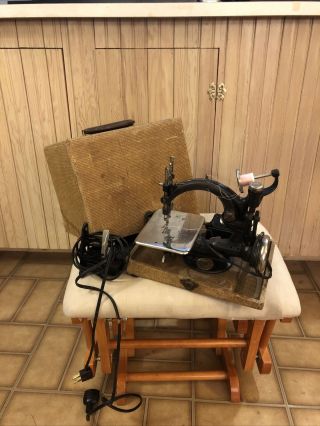 Antique Willcox And Gibbs Sewing Machine & Foot Pedal Portable