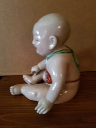 VINTAGE FAMILLE VERTE CHINESE PORCELAIN FIGURE OF A SEATED CHILD 3