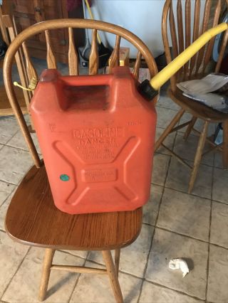 Vintage Scepter 5 Gallon Gas Fuel Can Screened Spout Breather Vent Cap Screen