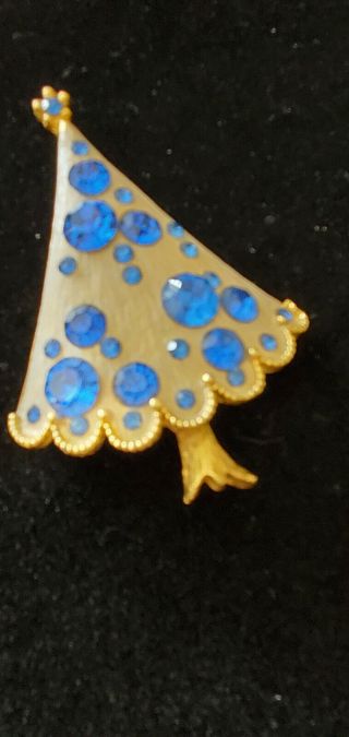 Vintage Christmas Tree Gold Tone Blue Rhinestone Brooch Pin