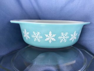 Vintage Pyrex Turquoise Snowflake 1.  5 Quart Casserole Dish - - 3
