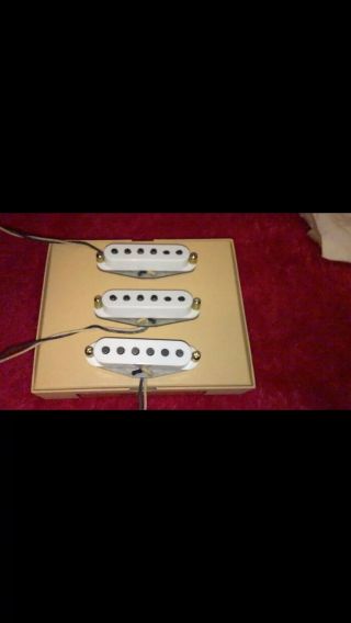 Seymour Duncan Antiquity Ii Surf Strat Single Coil Pickup Set/white Covers